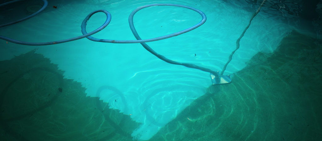 Green Algae Vacuuming It Out Of Your Pool Pool Troopers