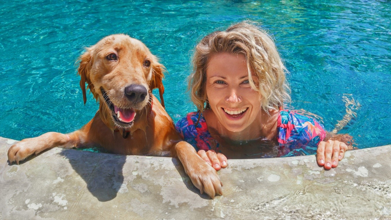 Swimming with Pet